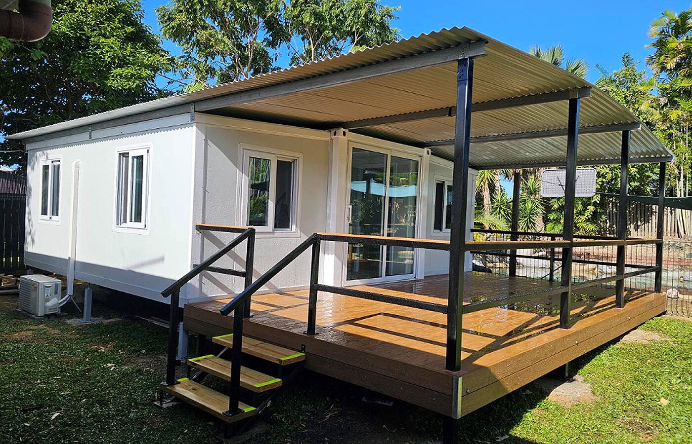 পিচ করা ছাদ এবং টেরেস সহ 30 ফুট কাস্টমাইজড প্রসারণযোগ্য ধারক পিচ করা ছাদ এবং টেরেস সহ 30 ফুট কাস্টমাইজড প্রসারণযোগ্য ধারক